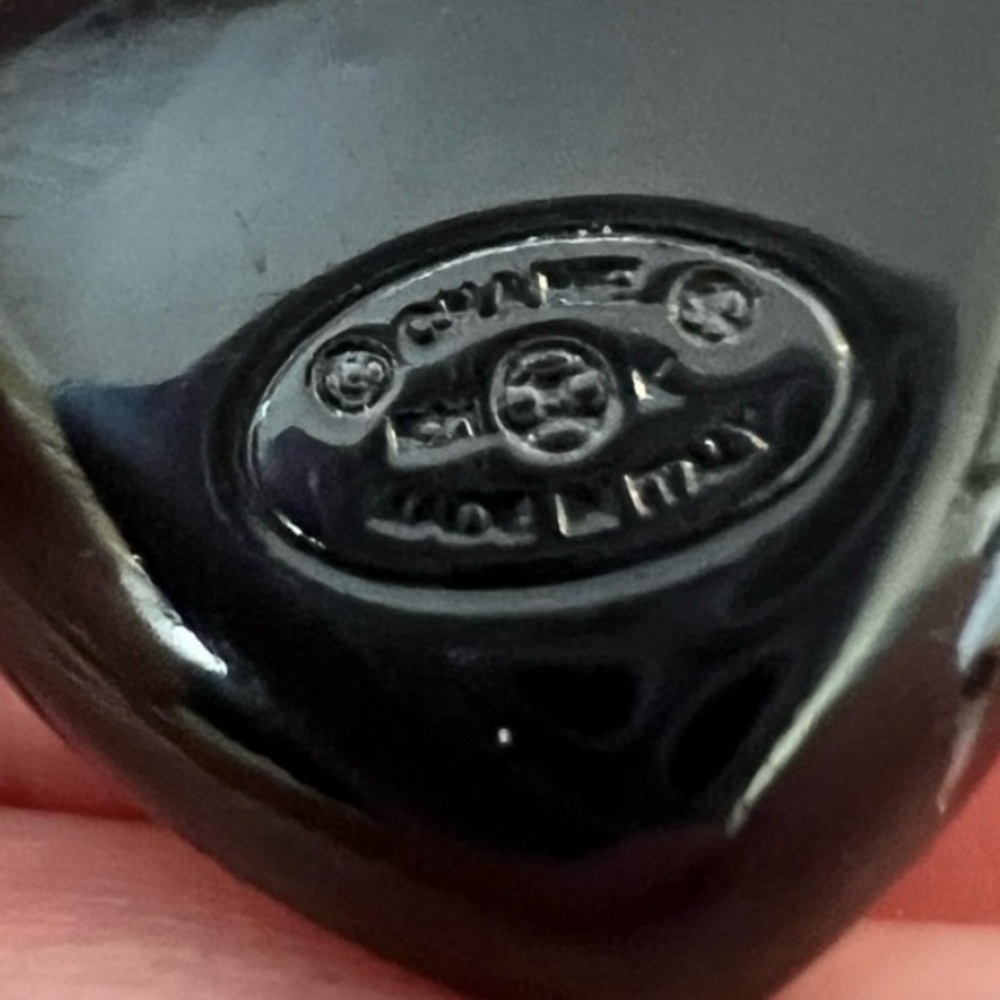 Chanel stamped Black Heart Pendant/ bag charm, zipper pull - Picture 5 of 5
